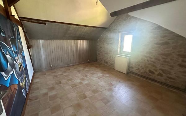 Maison à vendre    6 pièces •  Ladignac-le-Long