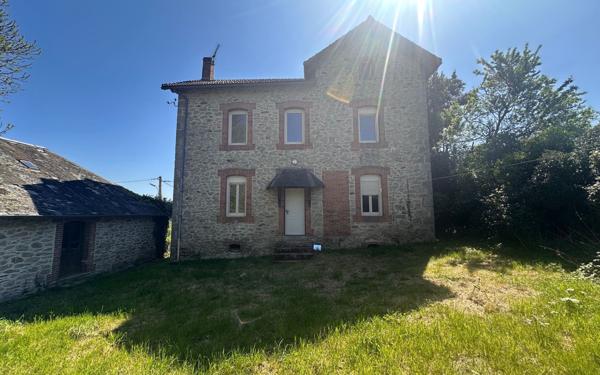 Maison à vendre    6 pièces •  Ladignac-le-Long