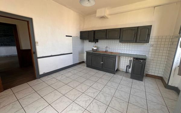 Maison à vendre    6 pièces •  Ladignac-le-Long