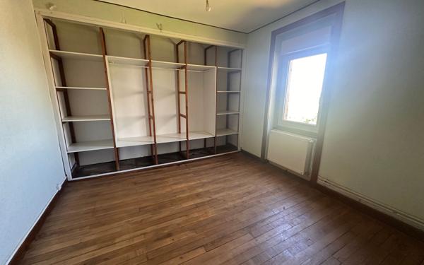 Maison à vendre    6 pièces •  Ladignac-le-Long