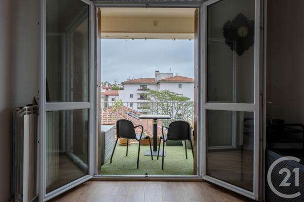 Appartement F4 à vendre  4 pièces - 90,40 m 2   BIARRITZ  - 64
