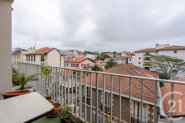 Appartement F4 à vendre  4 pièces - 90,40 m 2   BIARRITZ  - 64