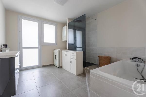 Appartement F4 à vendre  4 pièces - 90,40 m 2   BIARRITZ  - 64