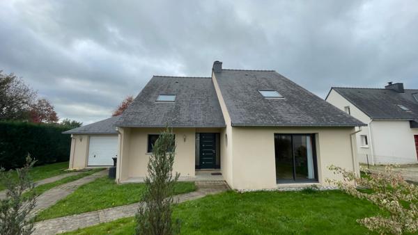 Maison familiale offrant quatre chambres à Sainte Anne d'Auray