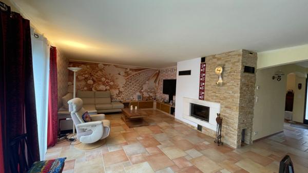 Maison familiale offrant quatre chambres à Sainte Anne d'Auray