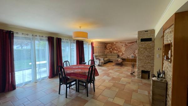 Maison familiale offrant quatre chambres à Sainte Anne d'Auray