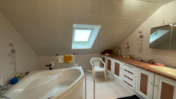 Maison familiale offrant quatre chambres à Sainte Anne d'Auray