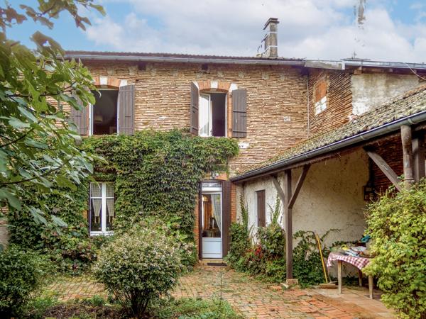 Maison à vendre à Terres-de-Haute-Charente (16270) - Charente