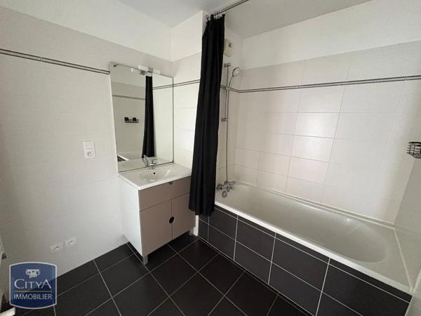 Appartement à louer 3 pièces 70.8m² Clermont-Ferrand (63000)