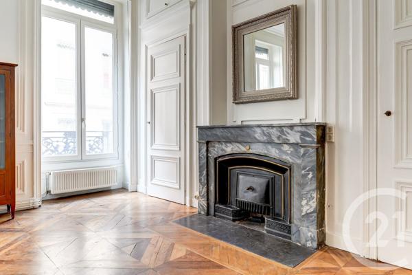 Appartement F2 à vendre  2 pièces - 79,97 m2 LYON - 69002
