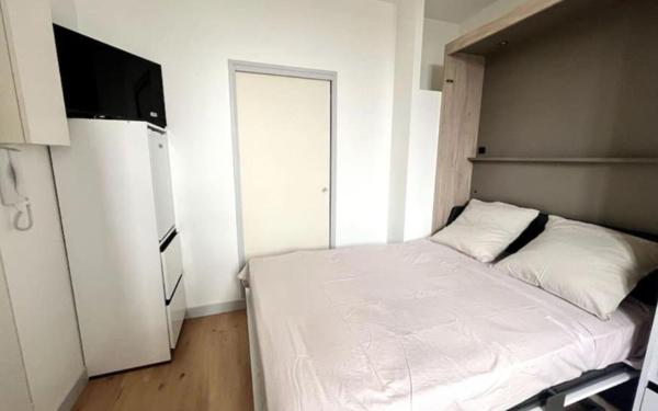 Appartement à louer    1 pièce • 13,68 m2 La Rochelle