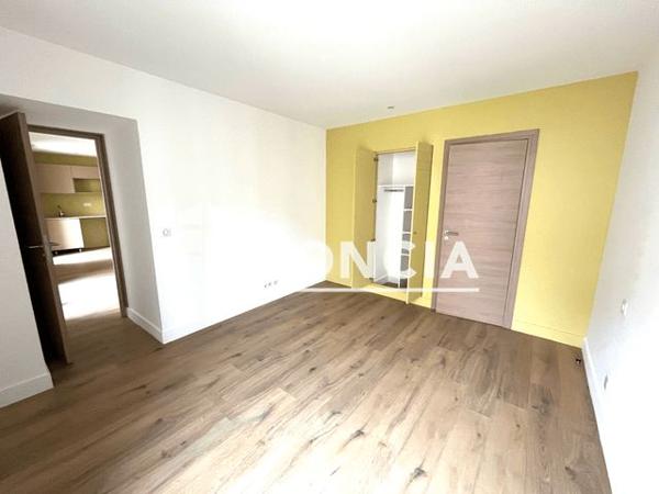 Location Appartement 2 pièces 47.98 m² - 12 TER RUE DU ROI RENE Avignon 84000