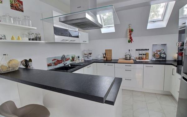 Maison à vendre    3 pièces • 76 m2 Ostwald