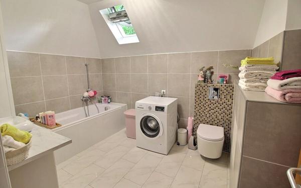 Maison à vendre    3 pièces • 76 m2 Ostwald