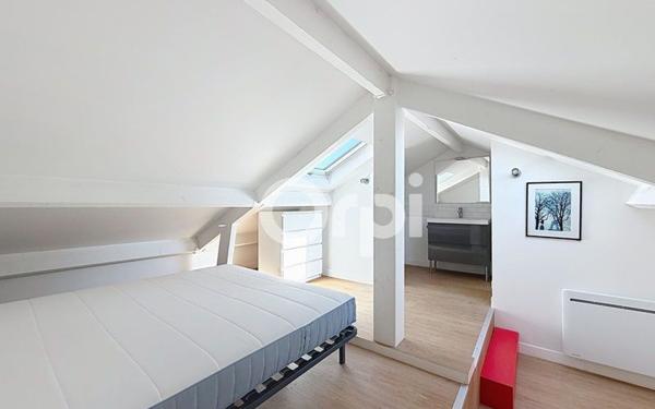 Appartement à vendre    2 pièces • 27,68 m2 Paris 15