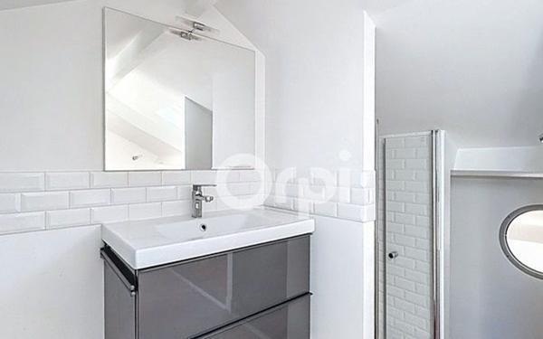 Appartement à vendre    2 pièces • 27,68 m2 Paris 15