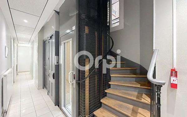 Appartement à vendre    2 pièces • 27,68 m2 Paris 15