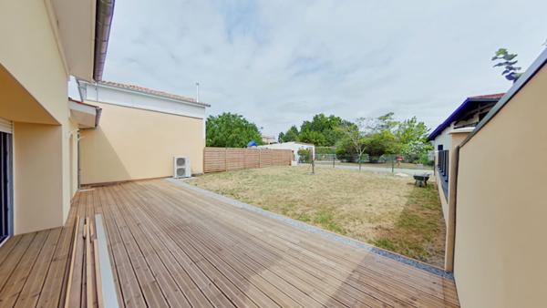 EYSINES INTRA ROCADE HIPPODROME - Maison entièrement rénovée 160m²  - 4 chambres - Parcelle 430m²