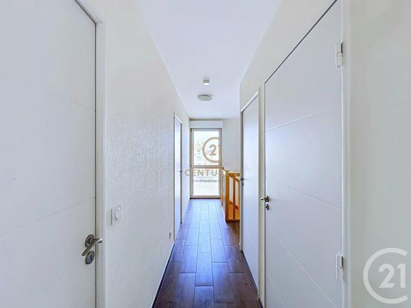 Appartement T3 à vendre  3 pièces - 79,37 m 2   LYON  - 69008