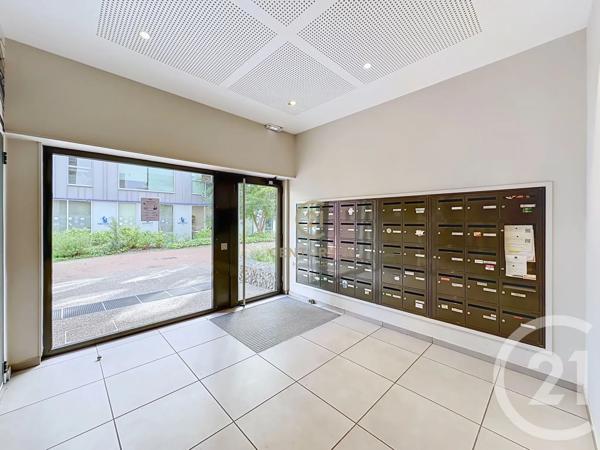 Appartement T3 à vendre  3 pièces - 79,37 m 2   LYON  - 69008