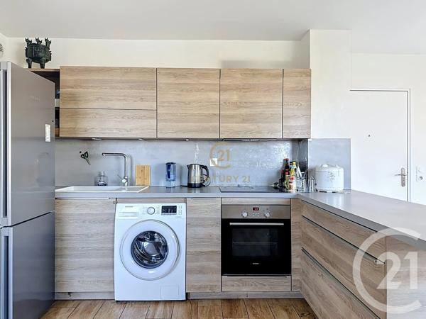 Appartement T3 à vendre  3 pièces - 79,37 m 2   LYON  - 69008