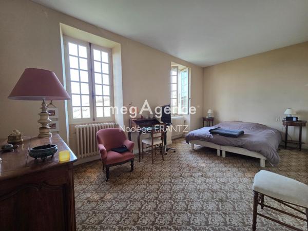 Maison à ESSOUVERT, 17400 - 6 pièces 160m²