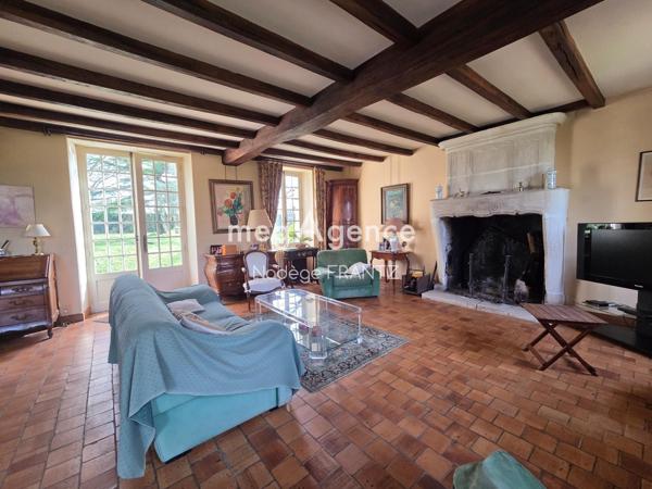 Maison à ESSOUVERT, 17400 - 6 pièces 160m²