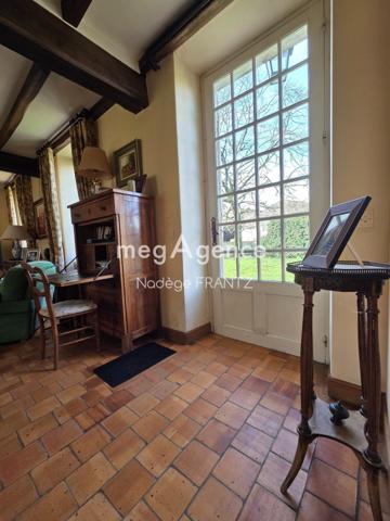 Maison à ESSOUVERT, 17400 - 6 pièces 160m²