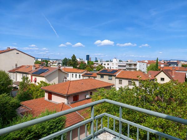 Appartement
         6 pièces
        - 170 m² 720 000 € *