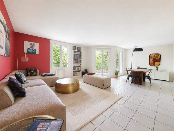 Appartement
         6 pièces
        - 170 m² 720 000 € *