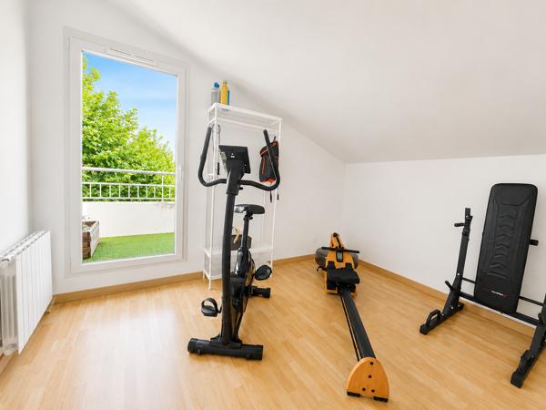 Appartement
         6 pièces
        - 170 m² 720 000 € *
