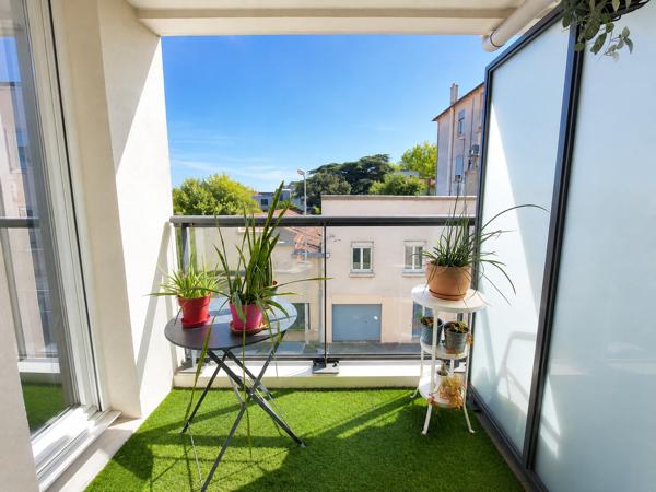 Appartement
         6 pièces
        - 170 m² 720 000 € *