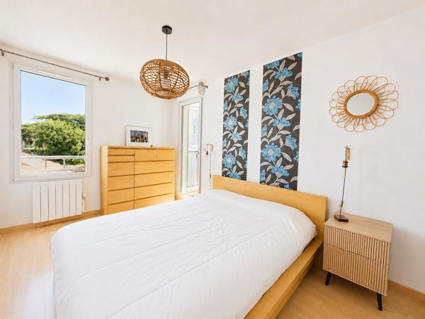 Appartement
         6 pièces
        - 170 m² 720 000 € *