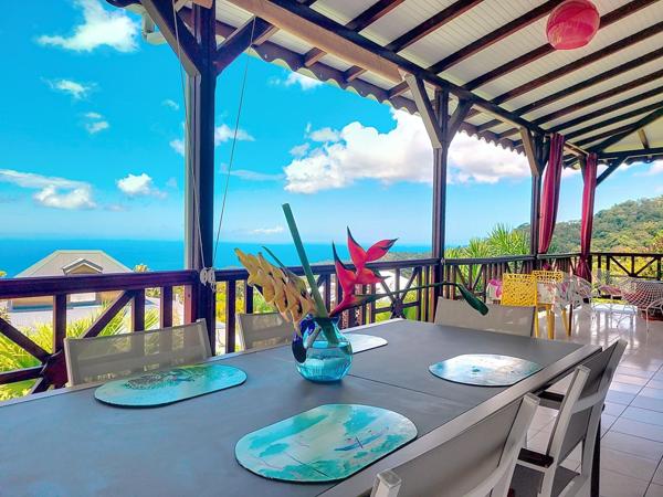 Grande maison familiale avec 3 studios indépendants - VUE MER!