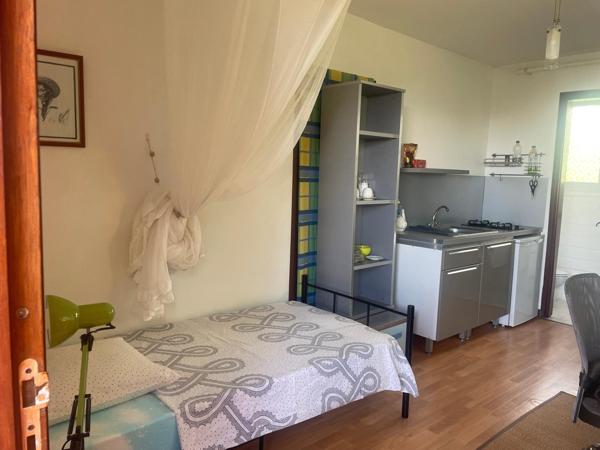 Grande maison familiale avec 3 studios indépendants - VUE MER!