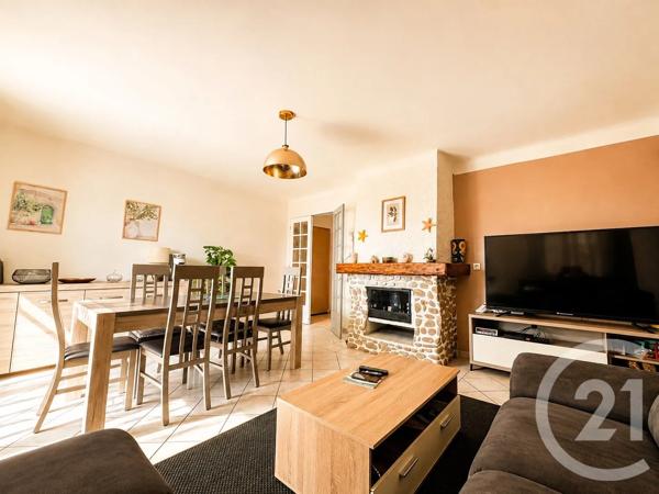 Appartement F4 à vendre  4 pièces - 82 m 2   COGOLIN  - 83