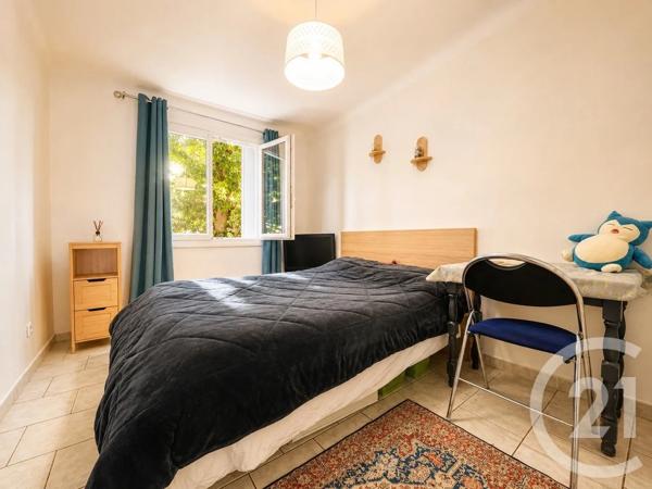 Appartement F4 à vendre  4 pièces - 82 m 2   COGOLIN  - 83