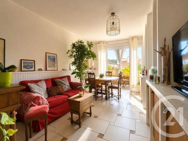 Appartement F4 à vendre  4 pièces - 82 m 2   COGOLIN  - 83