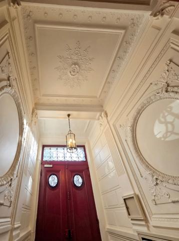 Exceptionnel Appartement F4 traversant face aux jardins du Luxembourg disposant de 3 chambres