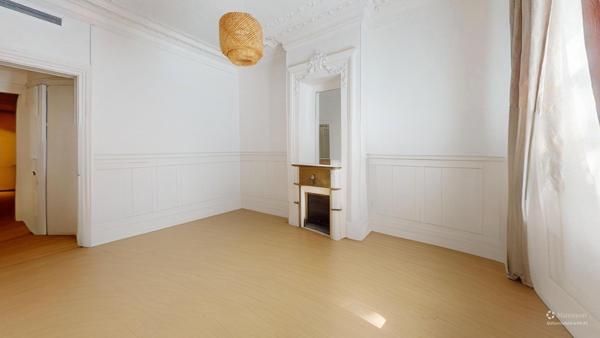 Exceptionnel Appartement F4 traversant face aux jardins du Luxembourg disposant de 3 chambres