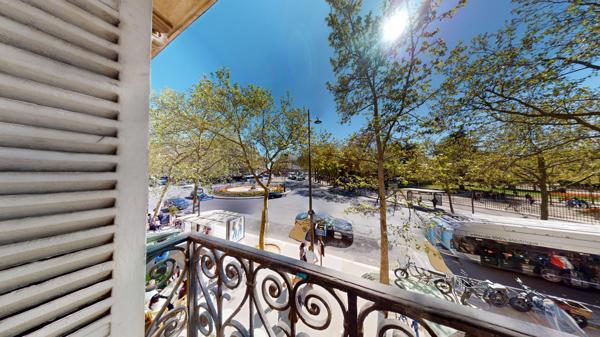 Exceptionnel Appartement F4 traversant face aux jardins du Luxembourg disposant de 3 chambres