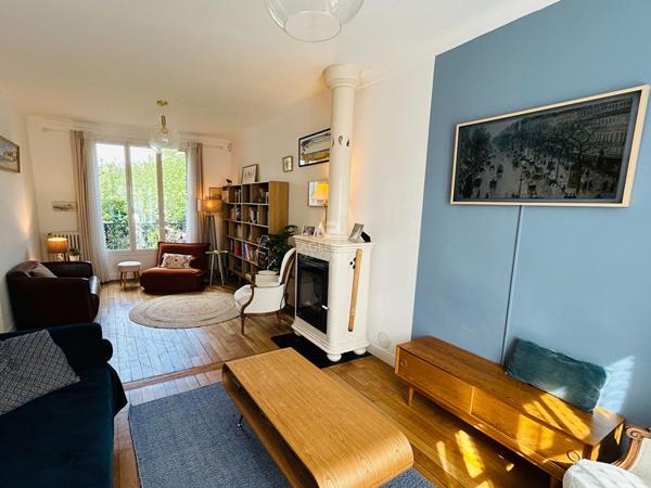 Versailles Porchefontaine maison 7 pièces 206 m² au sol (159 m² habitables) avec jardin clos et garage €1 250 000 ** - Référence 25475