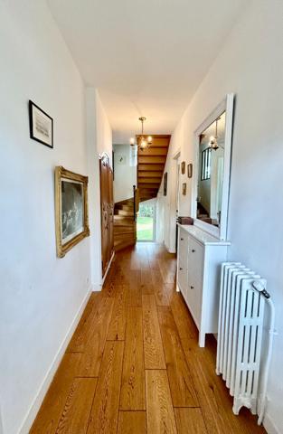 Versailles Porchefontaine maison 7 pièces 206 m² au sol (159 m² habitables) avec jardin clos et garage €1 250 000 ** - Référence 25475