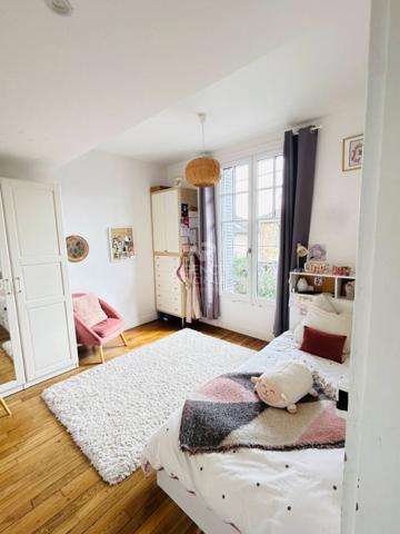 Versailles Porchefontaine maison 7 pièces 206 m² au sol (159 m² habitables) avec jardin clos et garage €1 250 000 ** - Référence 25475