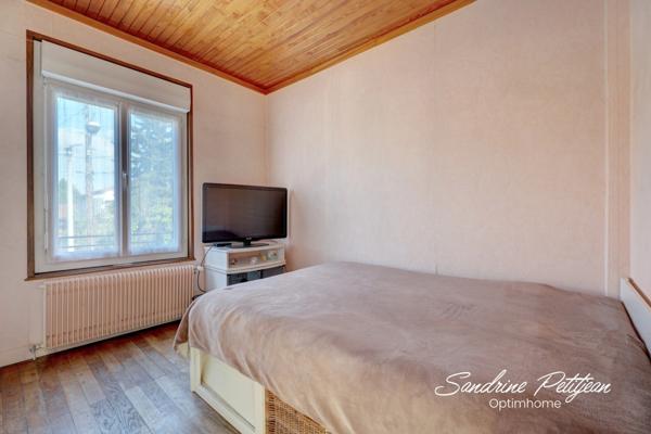 A vendre maison 94 m² - 5 pièces - parcelle 469 m² - Vaulx en Velin Secteur Rize