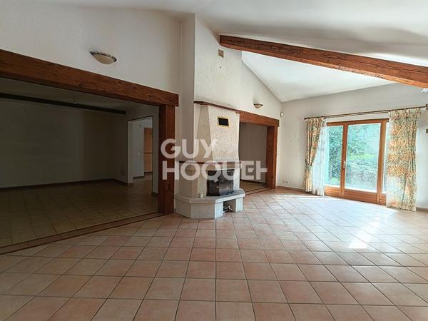 Villa de plain-pied avec studio indépendant et piscine - 221 m² - Caumont sur Durance