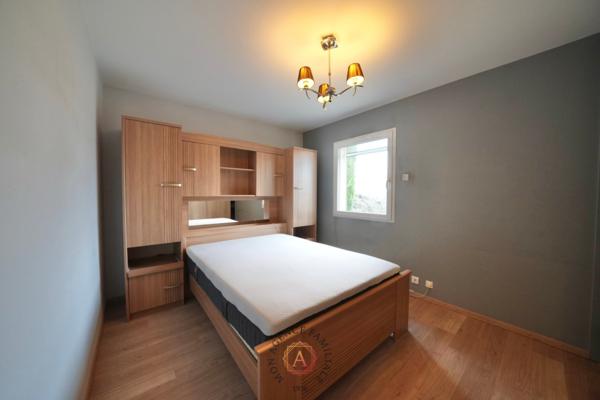 Maison
                                                                                                                                                                                                                                                                                                                        4 pièce(s)                                                                                                                                                                                                          3 chambre(s)                                                                                                                                                                                                          130  m²