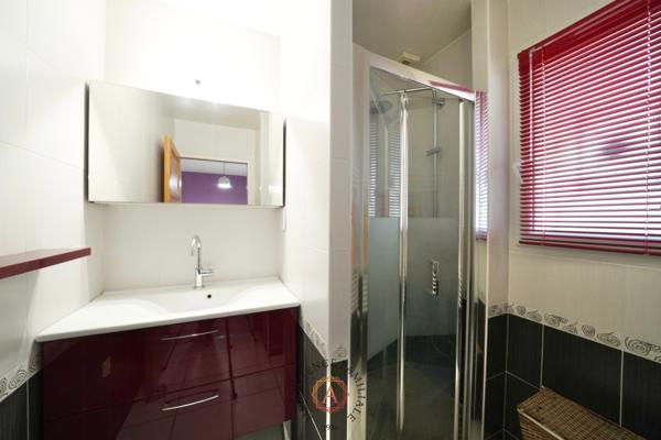 Maison
                                                                                                                                                                                                                                                                                                                        4 pièce(s)                                                                                                                                                                                                          3 chambre(s)                                                                                                                                                                                                          130  m²