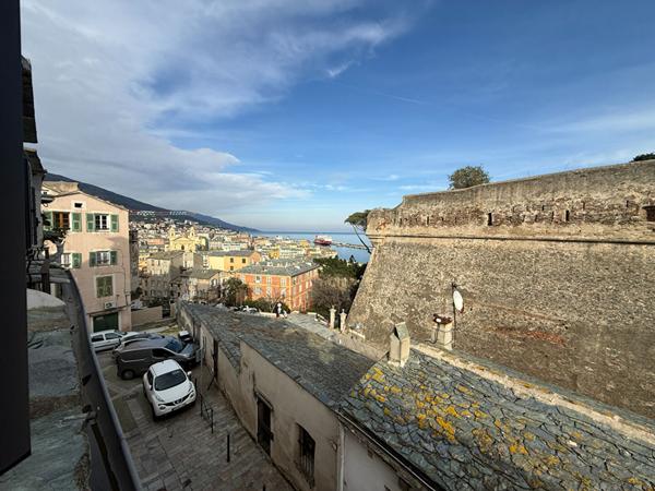 A LOUER - APPARTEMENT T4 MEUBLE CITADELLE BASTIA 20200
