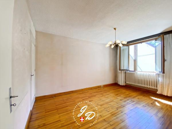 Authentique maison de village – 75 m² à réinventer – Environnement calme et recherché à Culoz